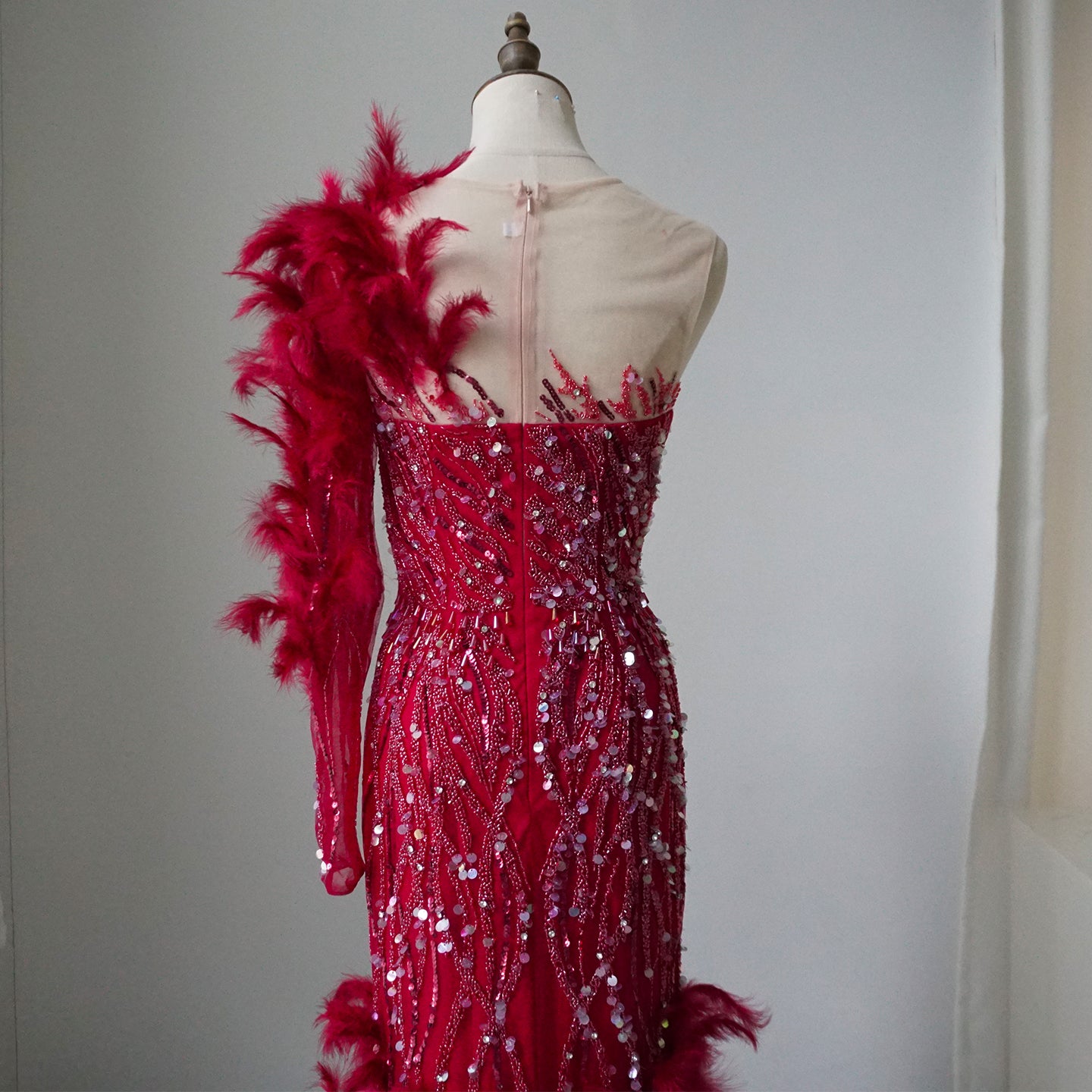 Alacati Arabic Wine Red Mermaid Luxury Evening Dresses Gowns Feathers Beading Elegant For Woman wedding Party 2025 ED500770